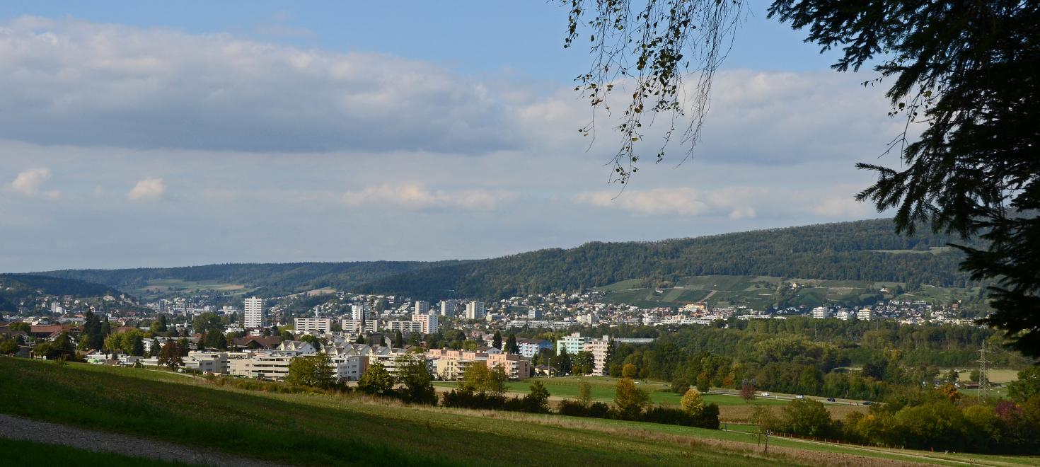 Blick von Neuenhof Richtung Wettingen mit Lägern